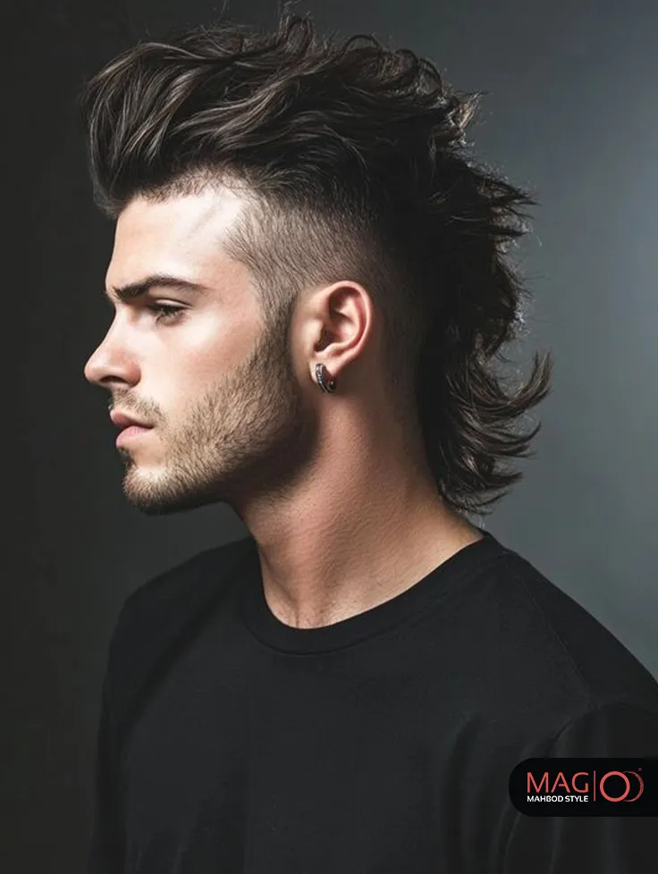 عکس پسر مو فرفری با ماسک