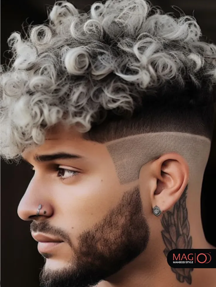 عکس پسر مو فرفری با ماسک